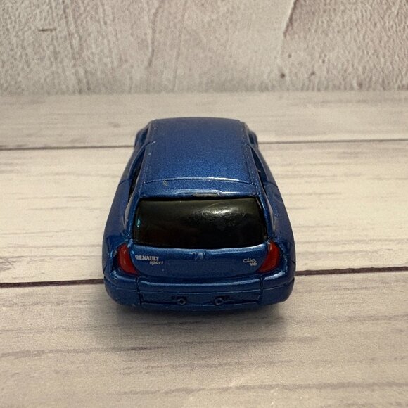 Maisto Renault Clio V6 Sport Car, 1:64 Scale Blue (SKU: 262TO) - Picture 5 of 7